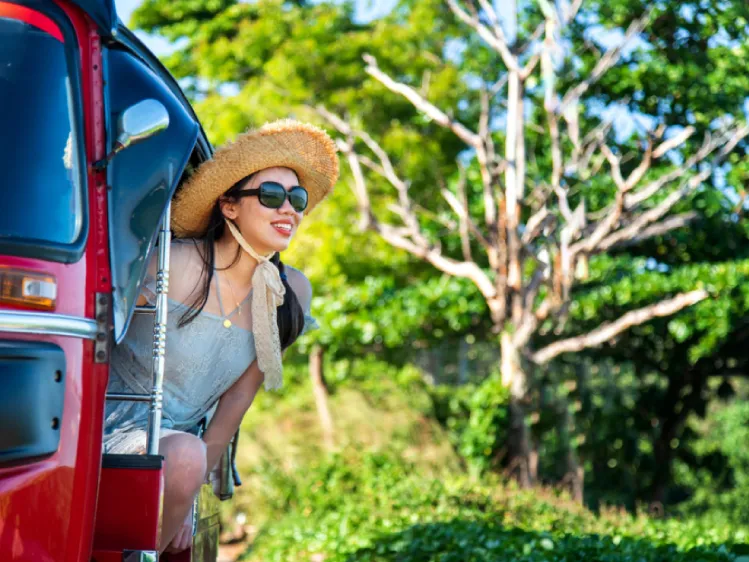 Traveling around Sri Lanka in a Tuk Tuk