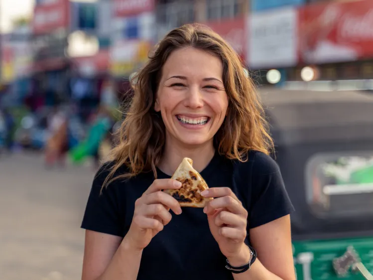 eating sri lankan food