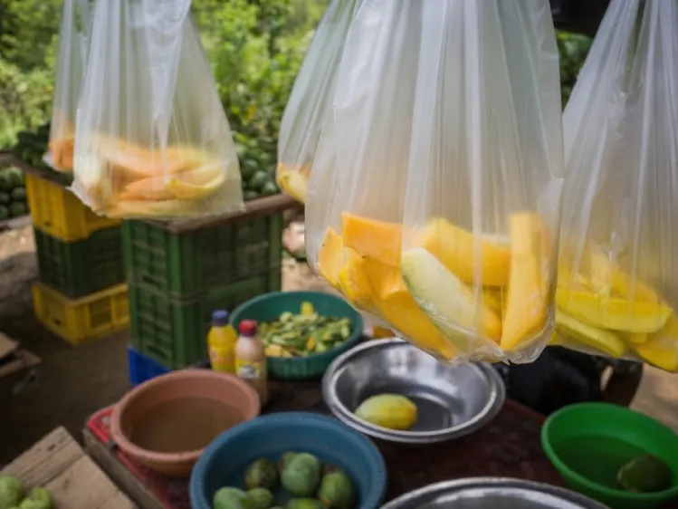 Best Sri Lankan Street Food and Where to Find It 4 fresh fruits stall sri lanka