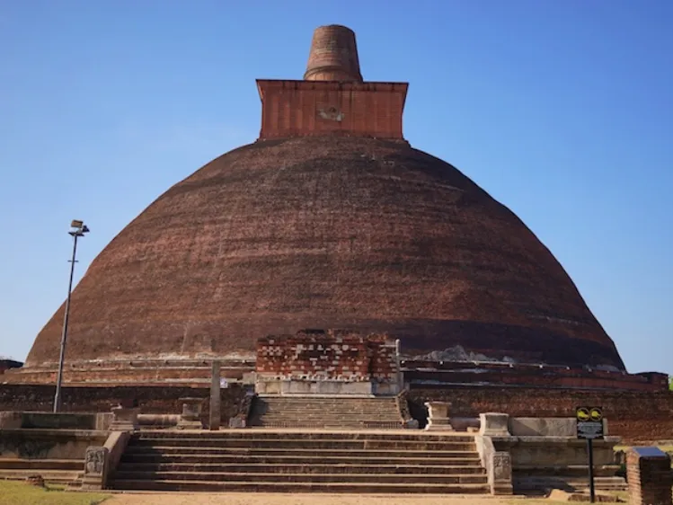 Ancient Kingdoms of Sri Lanka Explained Simply 1 jethawanaramaya stupa anuradhapura kingdom