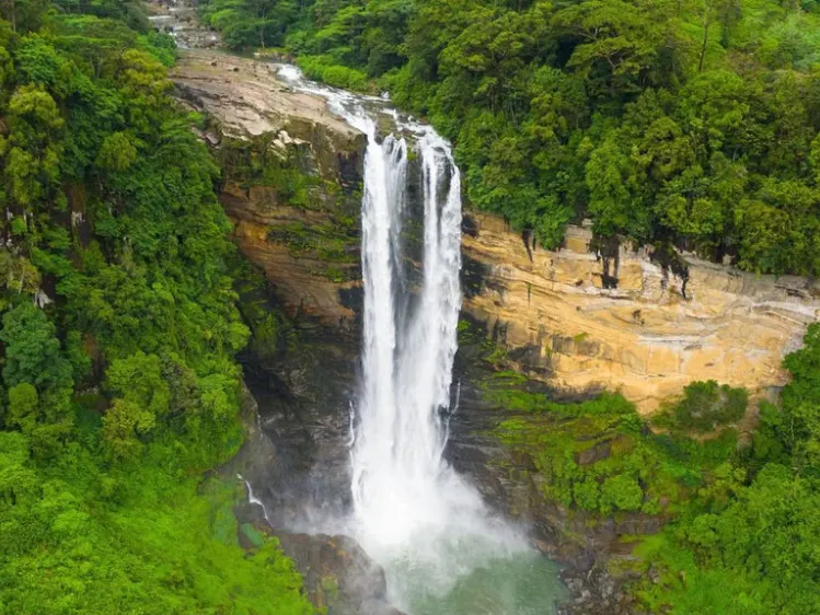 Most Beautiful Waterfalls in Sri Lanka Worth Visiting 7 laxapana falls