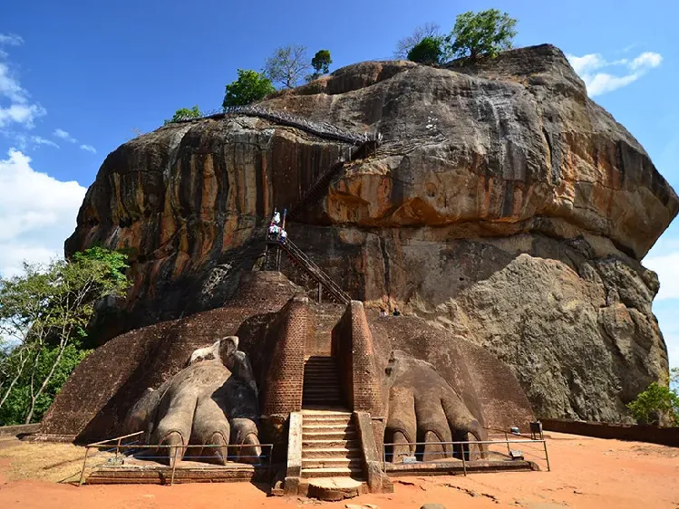 Natural Wonders of Sri Lanka You Should See Once in Your Life 5 sigiriya rock fortress