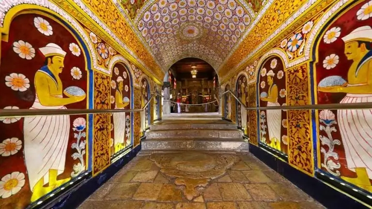 Proud culture of dalada maligawa