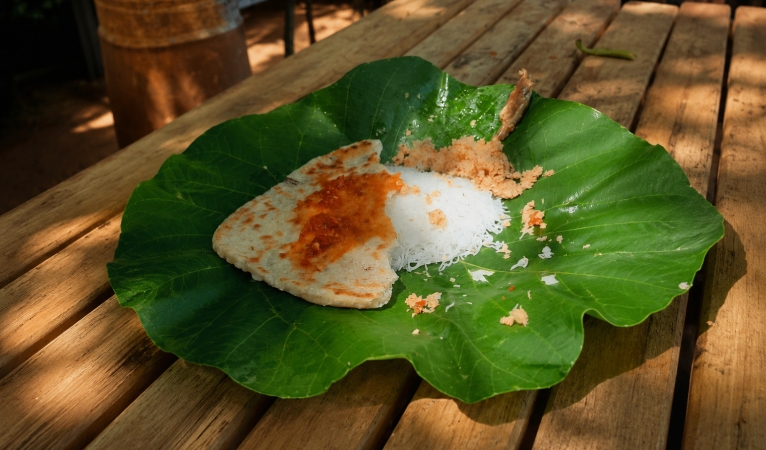 breakfast at kaikawala town, before reaching our destination, Riverston