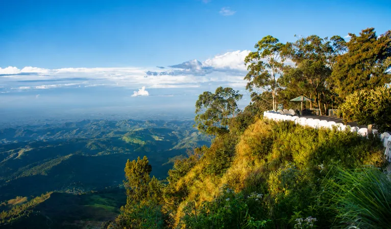 Lipton’s Seat: A Scenic Viewpoint Above Sri Lanka’s Tea Country 2 senic views from lipton's sear