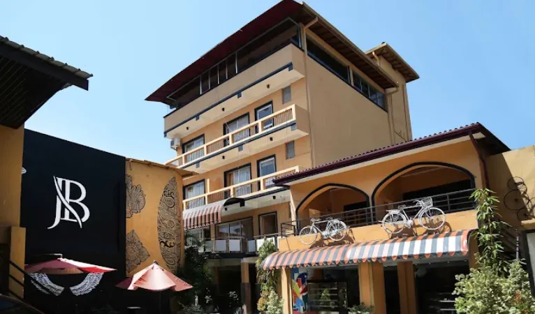 JB Hotel Paradise & Pub - One of the Best Spots to Grab a Cold Beer in Kandy 