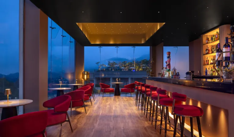 CITTA, Golden Crown Hotel - One of the Best Spots to Grab a Cold Beer in Kandy