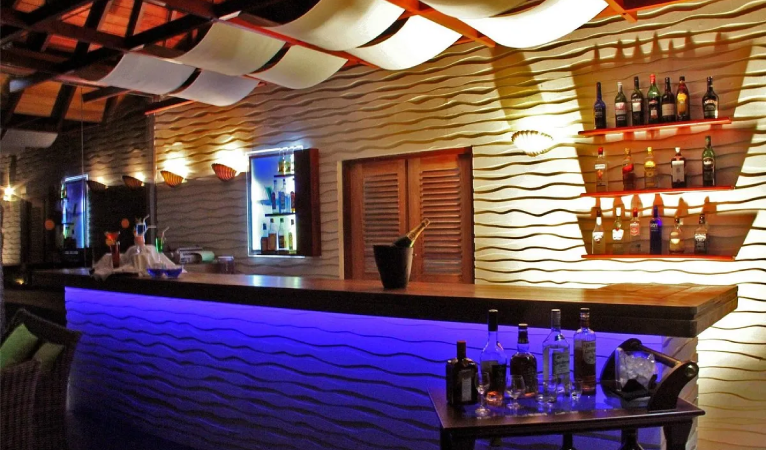 Hotel Thilanka Bar Area