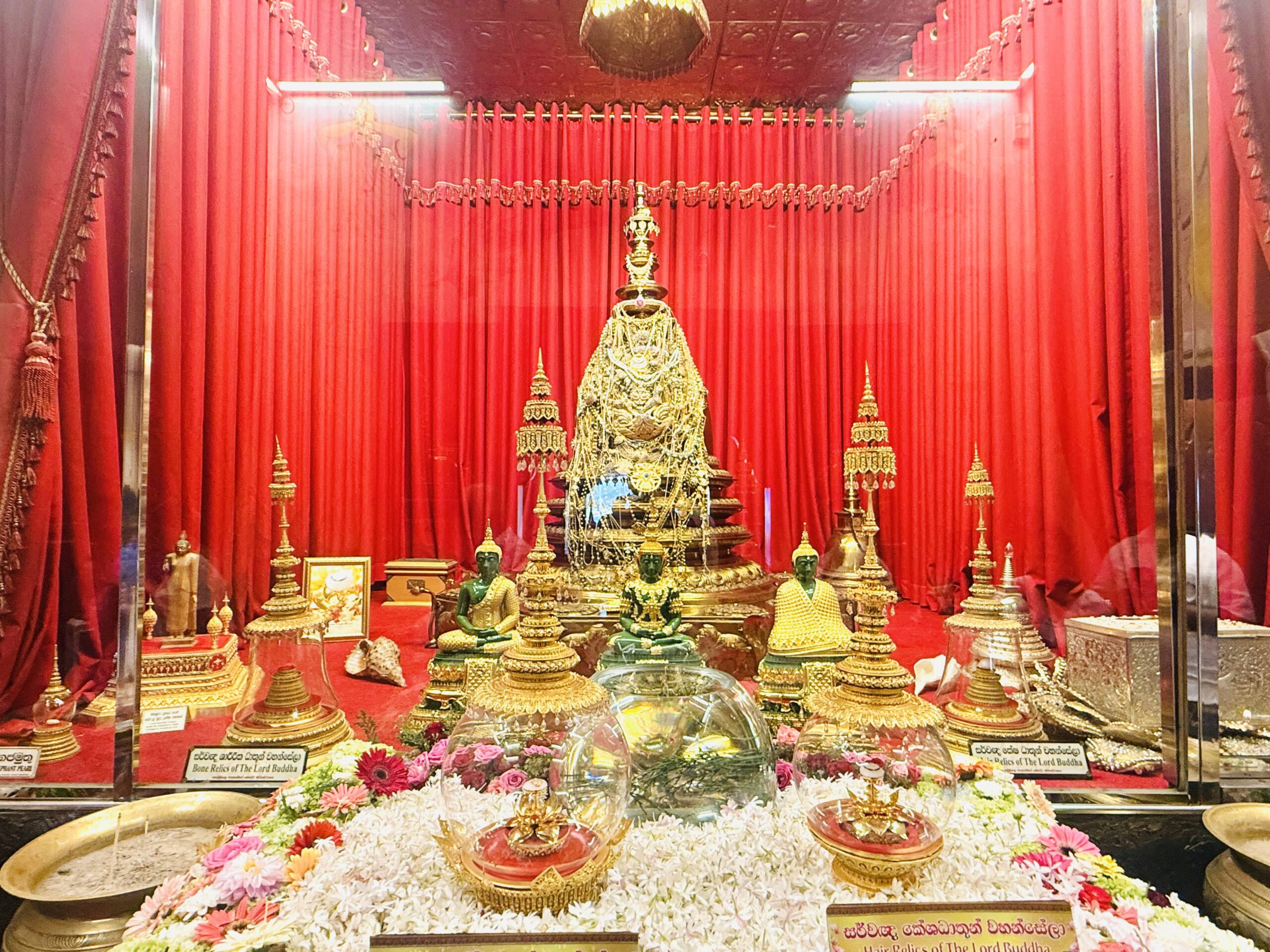 Nelligala International Buddhist Centre, Kandy: A Complete Visitor's Guide 9 The relic display at Nelligala temple