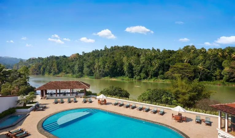 Swimming pool overlooking the Mahaweli River at Cinnamon Citadel Kandy